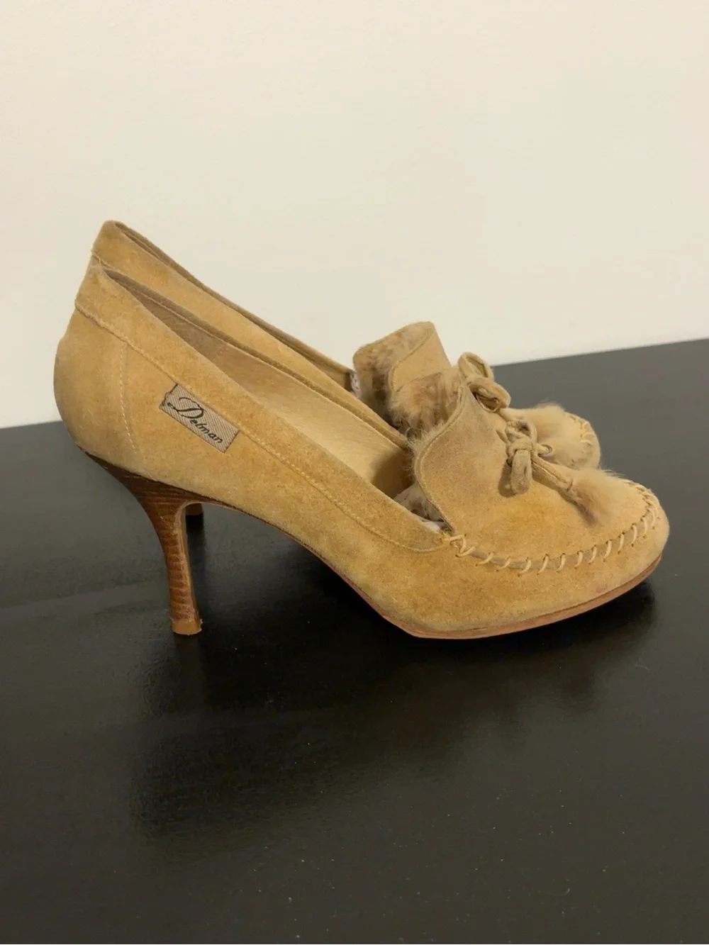 Vintage Delman Women’s 9M Suede Fur Lined Moccasin Pom Pom Heels Pumps Tan
